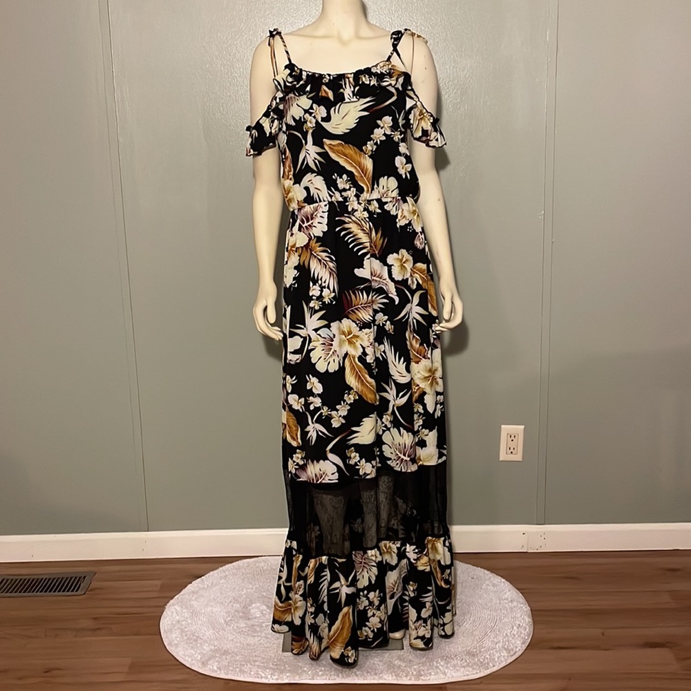 Perfectly Priscilla, maxi, floral dress.